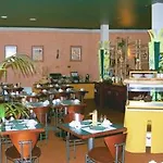 Отель Mercure Centre Gare 4*