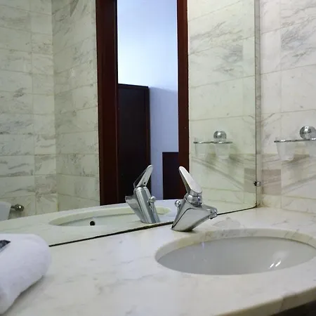 Mercure Centre Gare Hotel 4*