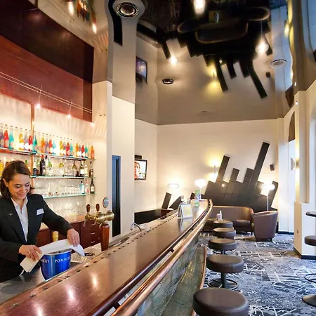 Tribe Centre Gare Hotel 4*