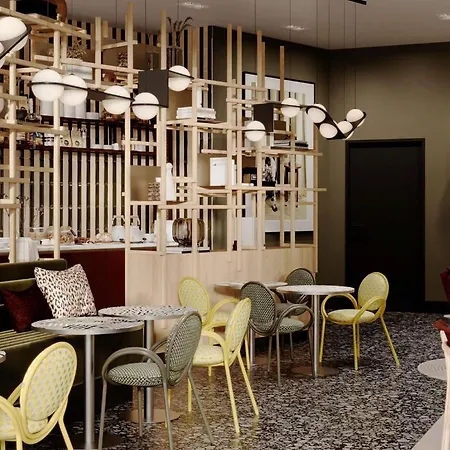 Tribe Centre Gare Отель 4*