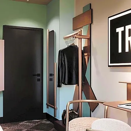 Tribe Centre Gare