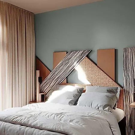 Tribe Centre Gare Hotel 4*