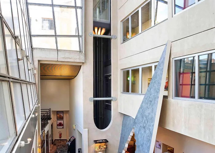 Mercure Centre Gare Hotel 4*