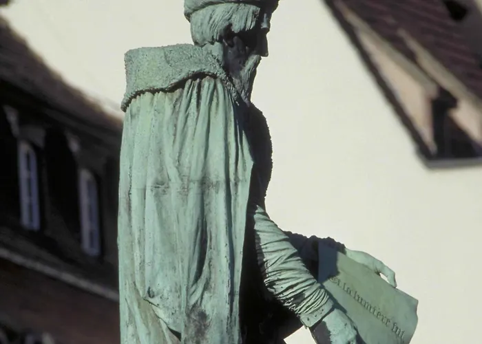 Mercure Centre Gare Hotel 4*