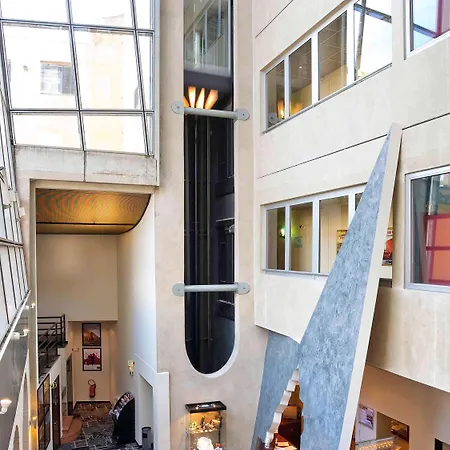 Mercure Centre Gare Hotell 4*