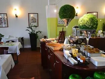 Tribe Centre Gare 4*
